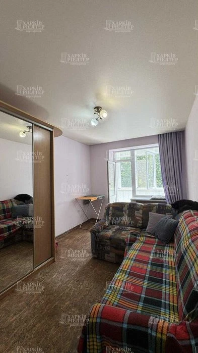 2m 2-room apartment near Traktorny Zavod Mira metro station, HT market