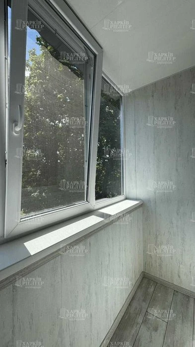 2m 2-room apartment near Traktorny Zavod Mira metro station, HT market