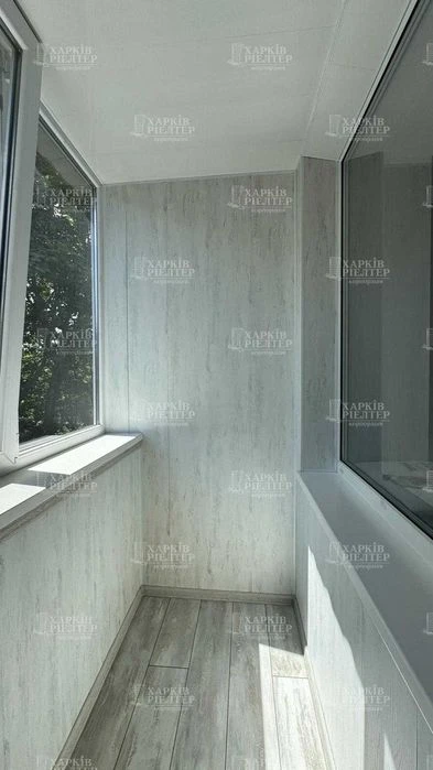 2m 2-room apartment near Traktorny Zavod Mira metro station, HT market