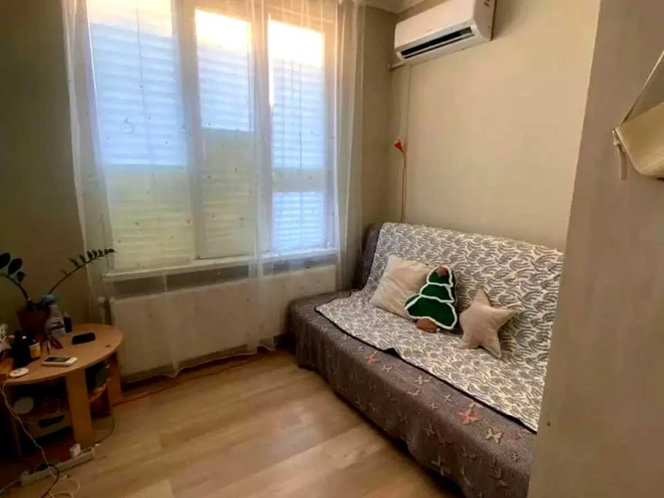 Квартира. Київ, 65-та Садова вул.