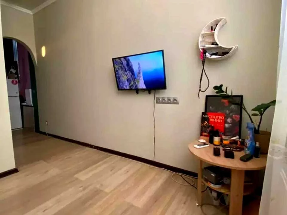 Квартира. Київ, 65-та Садова вул.