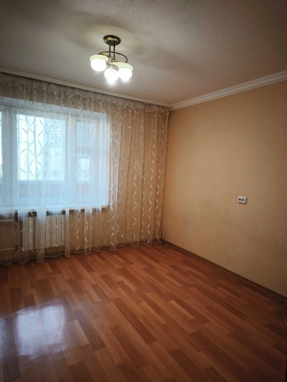 Троєщина Бальзака 4, продаж 2-ух кім квартири