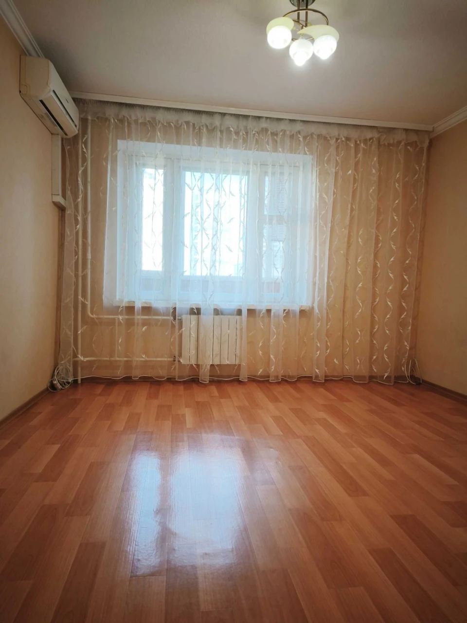 Троєщина Бальзака 4, продаж 2-ух кім квартири