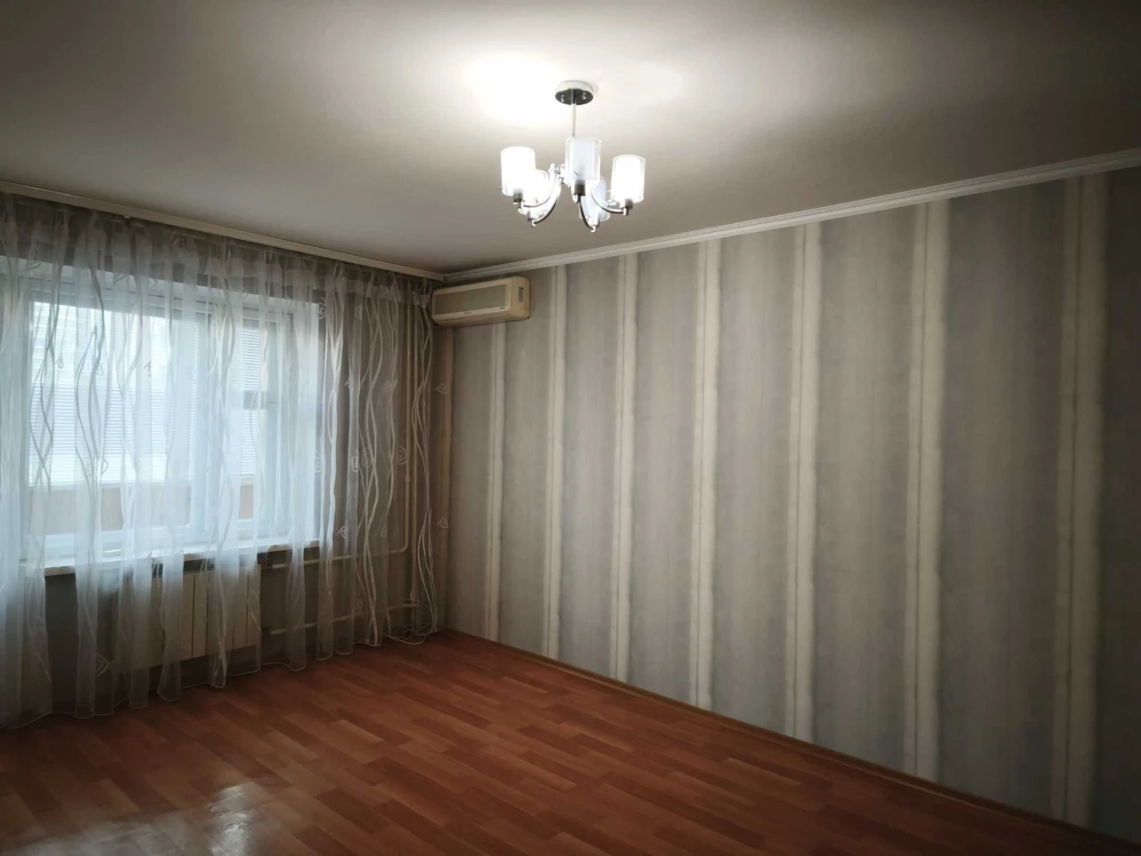 Троєщина Бальзака 4, продаж 2-ух кім квартири