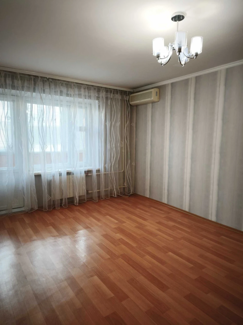 Троєщина Бальзака 4, продаж 2-ух кім квартири