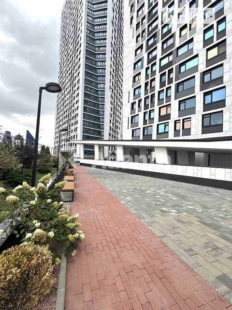 Продаж 2к квартири 80 кв. м на просп. Берестейський • ID 349