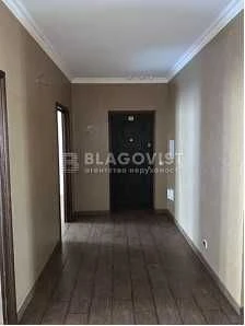 Полтавская, 10   4-х к. квартира с ремонтом 170000 дол.