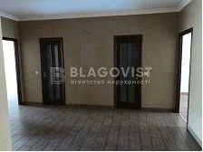 Полтавская, 10   4-х к. квартира с ремонтом 170000 дол.