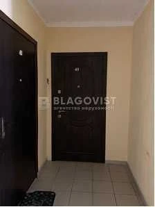 Полтавская, 10   4-х к. квартира с ремонтом 170000 дол.