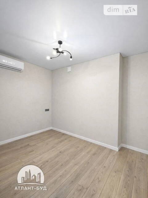 Sale of 3-room apartment 150 sq. m on Mykhaylo Boychuk St. 41A • I