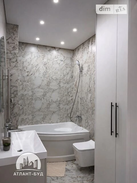 Sale of 3-room apartment 150 sq. m on Mykhaylo Boychuk St. 41A • I