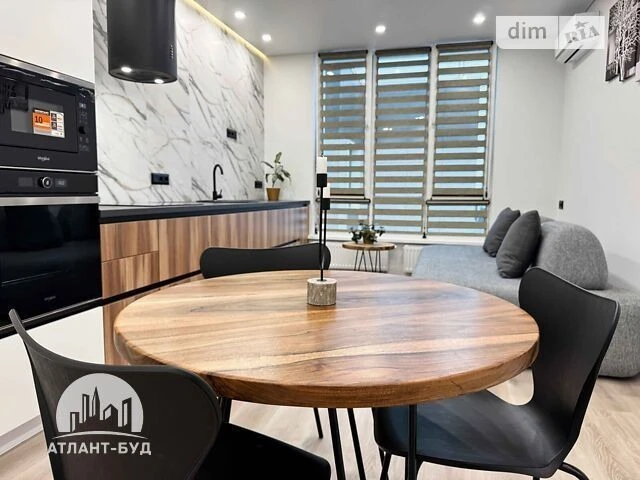 Sale of 3-room apartment 150 sq. m on Mykhaylo Boychuk St. 41A • I
