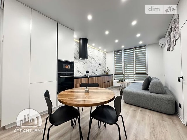Sale of 3-room apartment 150 sq. m on Mykhaylo Boychuk St. 41A • I