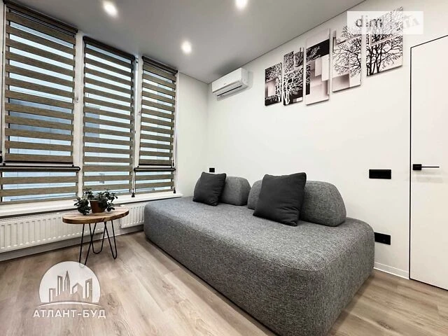 Sale of 3-room apartment 150 sq. m on Mykhaylo Boychuk St. 41A • I