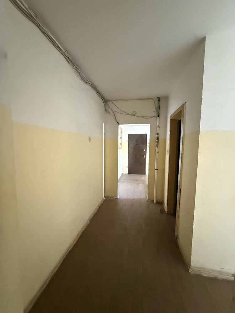 Чудова 2х кімнатна з газом, тепла, терміново ,чистий продаж,