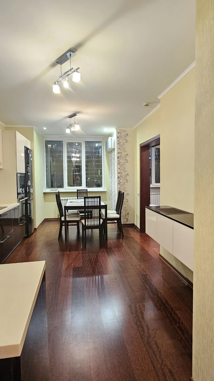 Продаж 3к квартири, Срібнокільська 1, ЖК Корона, метро Позея