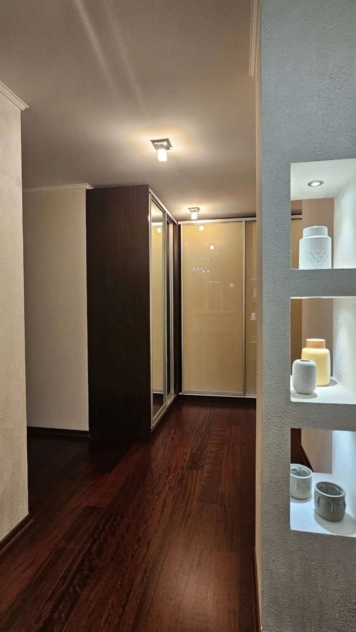 Продаж 3к квартири, Срібнокільська 1, ЖК Корона, метро Позея