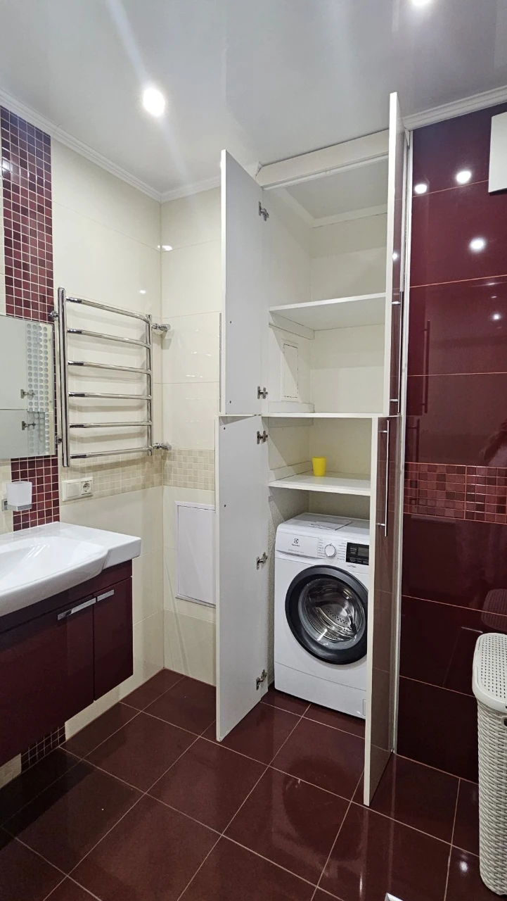 Продаж 3к квартири, Срібнокільська 1, ЖК Корона, метро Позея
