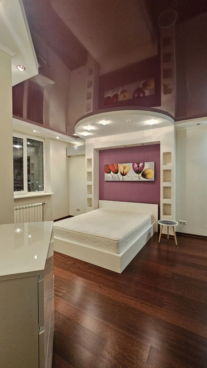 Продаж 3к квартири, Срібнокільська 1, ЖК Корона, метро Позея