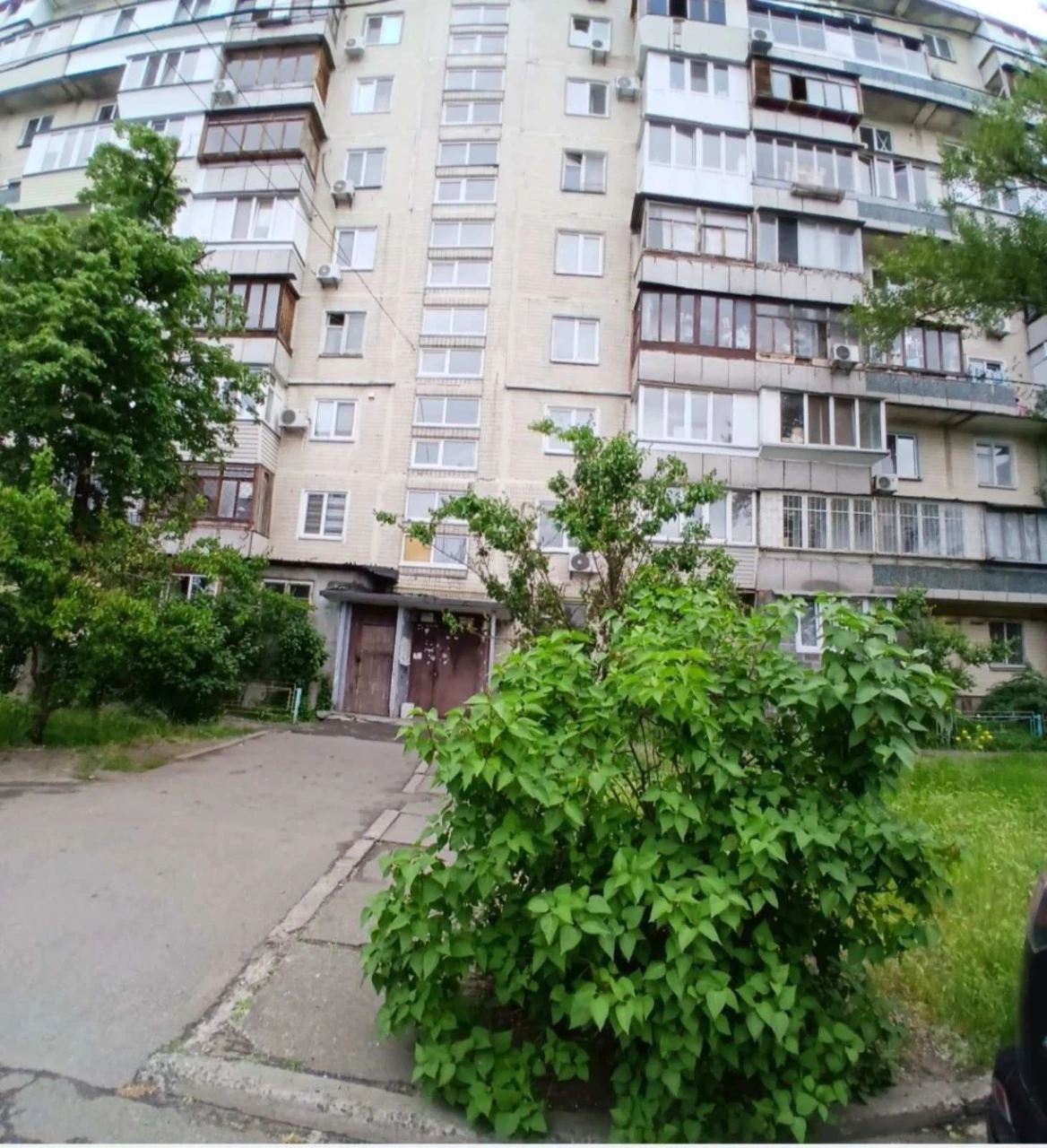 Продам 1 кімнатну квартиру вул.Богатирська будинок  10, 3 по