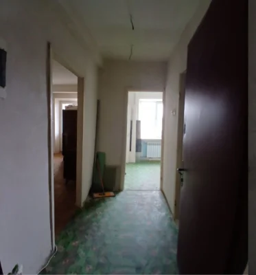 Продам 1 кімнатну квартиру вул.Богатирська будинок  10, 3 по