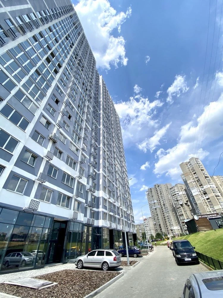 Видова 1-кімнатна квартира 42,4 м² в ЖК Лебединий, метро Хар