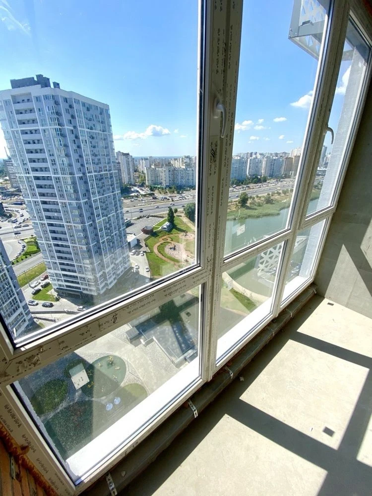 Видова 1-кімнатна квартира 42,4 м² в ЖК Лебединий, метро Хар