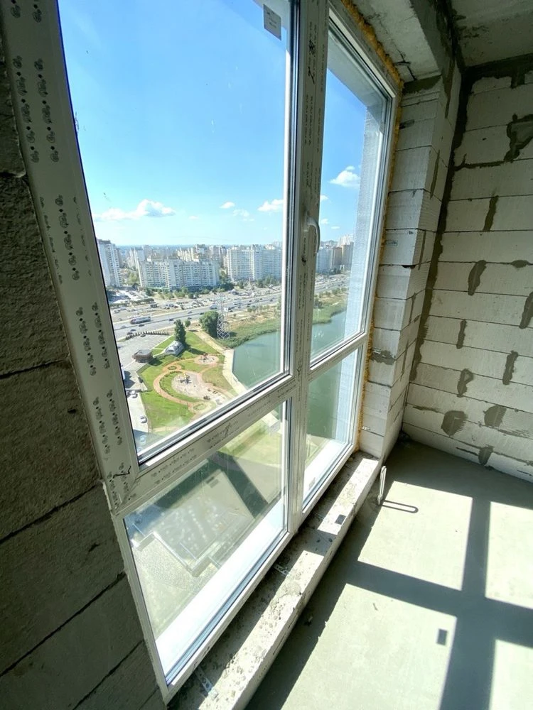 Видова 1-кімнатна квартира 42,4 м² в ЖК Лебединий, метро Хар