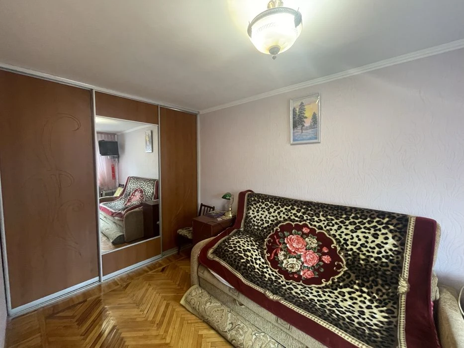 Продам 2-к на ХТЗ, проспект Индустриальный.