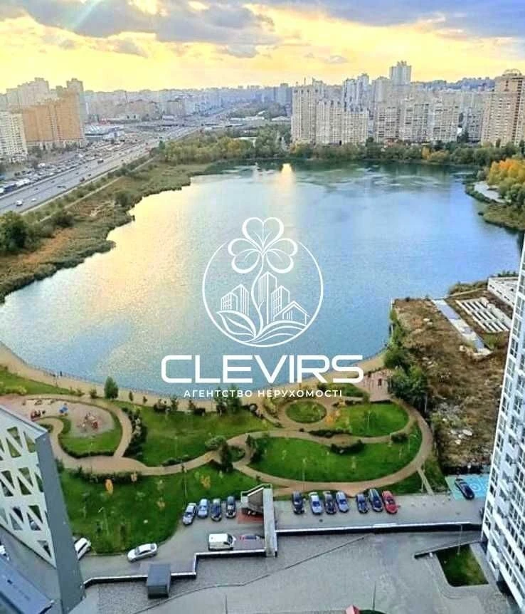 Продаж 3 кімнатної квартири 100кв2 ЖК Лебединий вул. Ревуцьк