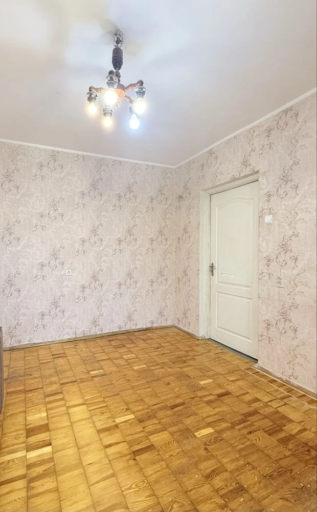 БЕЗ КОМІСІЇ Продаж 2-кімнатноі квартири. Деснянський р-н.