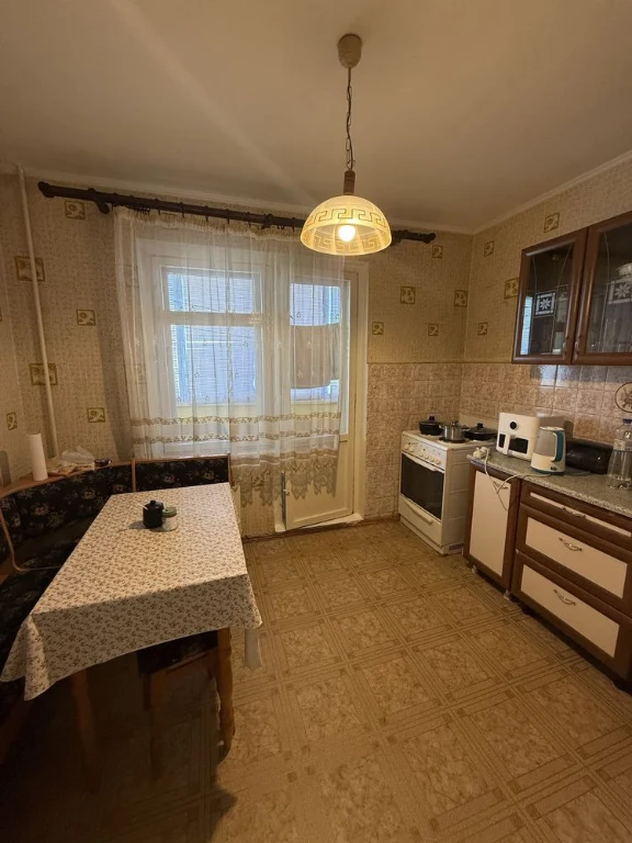 Чудова тепла 1 кімнатна м. Вирлиця 70 м, лоджія 7 м, видова,