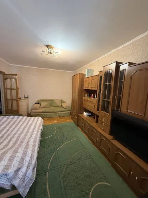 Чудова тепла 1 кімнатна м. Вирлиця 70 м, лоджія 7 м, видова,