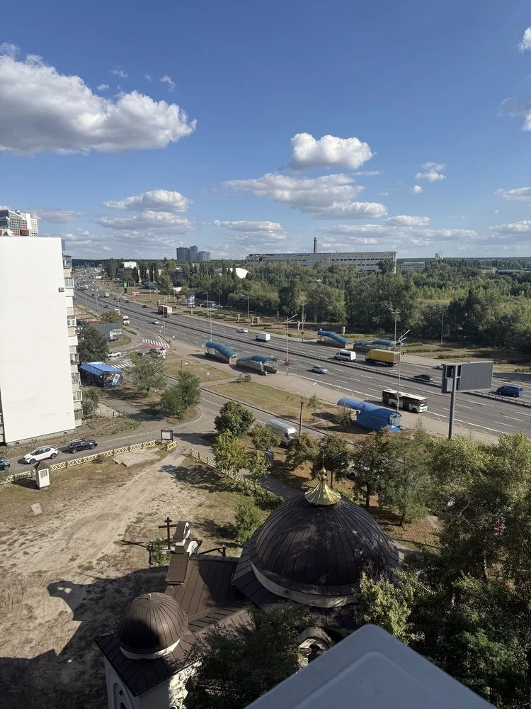 Чудова тепла 1 кімнатна м. Вирлиця 70 м, лоджія 7 м, видова,