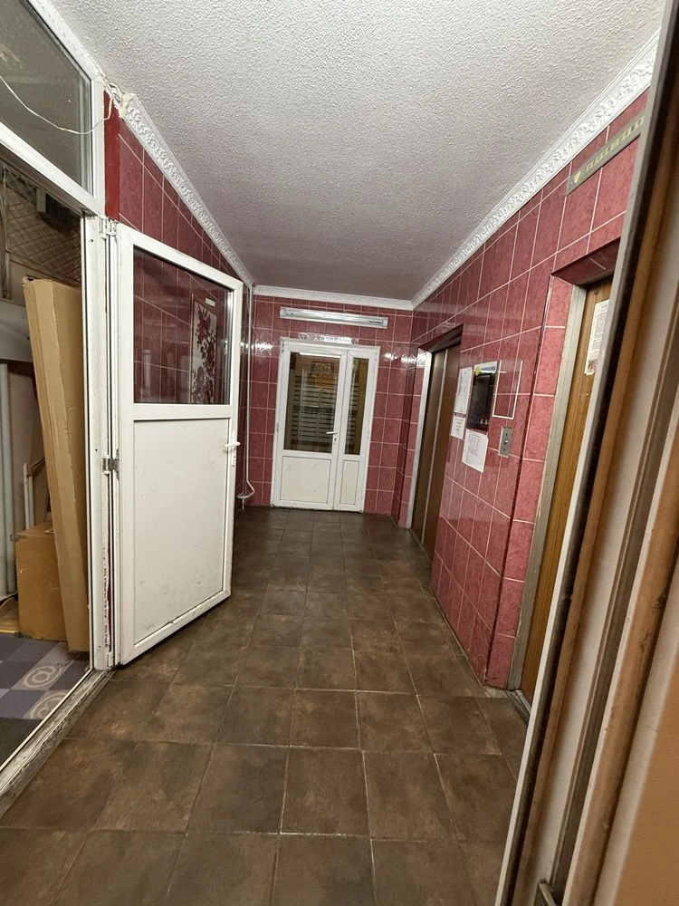 Чудова тепла 1 кімнатна м. Вирлиця 70 м, лоджія 7 м, видова,