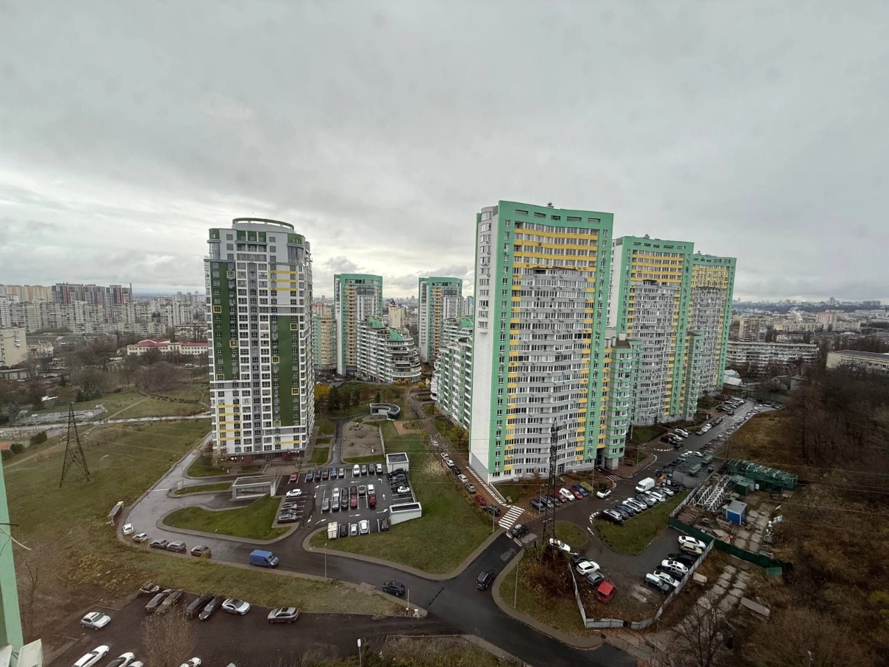 БЕЗ КОМІСІЇ! ПРОДАЄТЬСЯ 3-х кімн. кв. 117,66 м2, вул. Переми