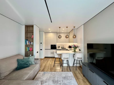 Без комісії! Продаж дизайнерської 1-кім. 44м2 атмосферним, в