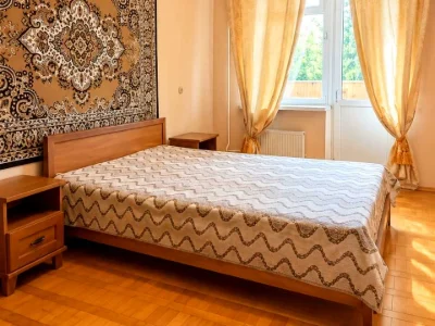 Квартира. Київ, Привокзальна вул.