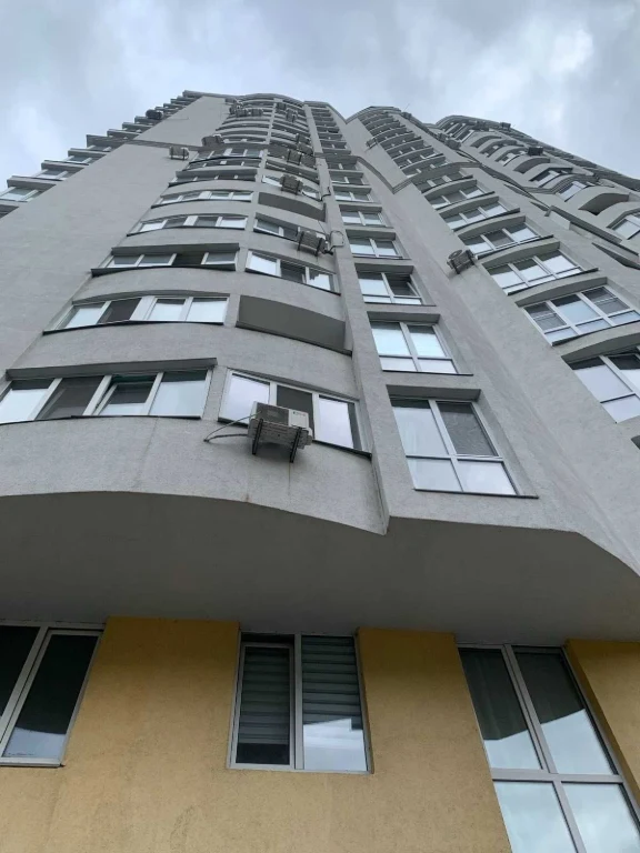 ЖК " Східна Брама" продаж однокімнатної квартири біля метро