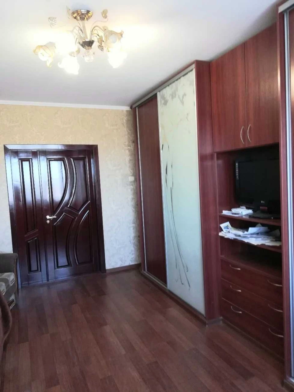 Виноградар, продам  гарну 3-х кiмнатну квартиру з ремонтом