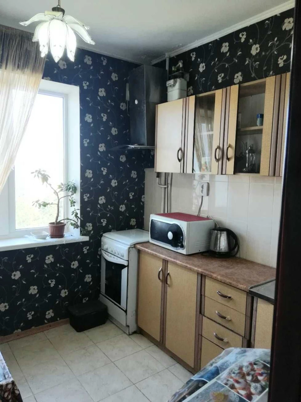 Виноградар, продам  гарну 3-х кiмнатну квартиру з ремонтом