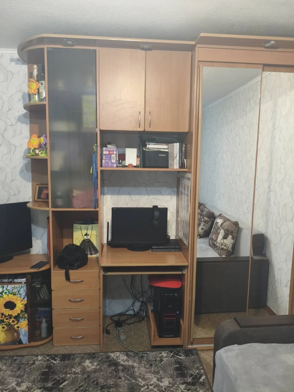 Продам однокімнатну квартиру вул.Симиренко б.26а