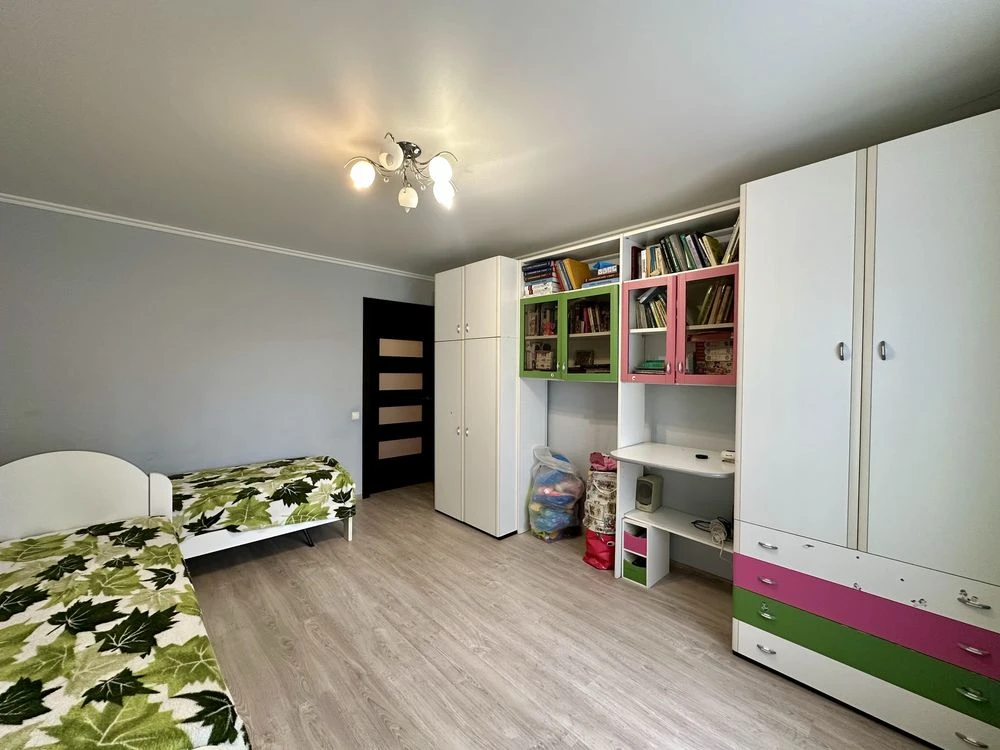 3к квартира 95м2 4 этаж Троещина Бальзака 4а