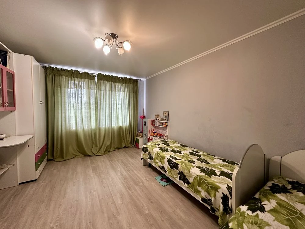 3к квартира 95м2 4 этаж Троещина Бальзака 4а