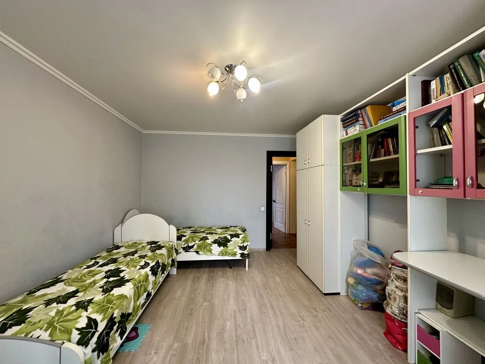 3к квартира 95м2 4 этаж Троещина Бальзака 4а