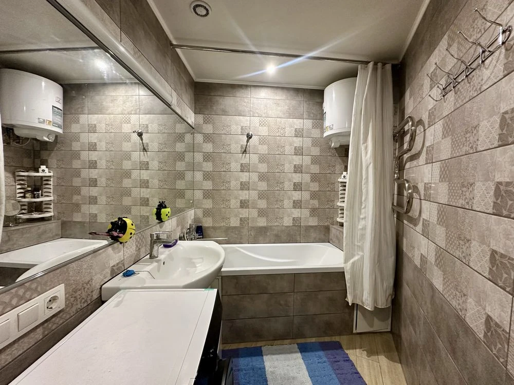 3к квартира 95м2 4 этаж Троещина Бальзака 4а