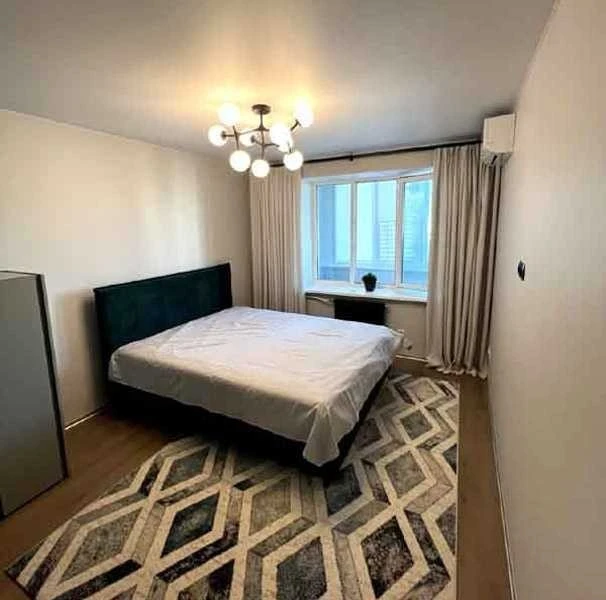 Продаж 1-кімнатної квартири 41 м², Флоренції вул.
