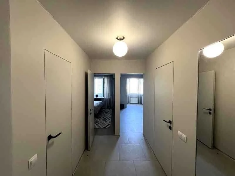 Продаж 1-кімнатної квартири 41 м², Флоренції вул.