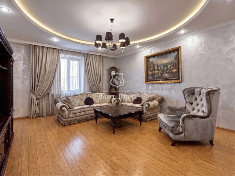 Продаж 3-кімнатної квартири 136 м², Вишгородська вул., 45/2