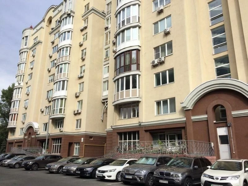 Продаж 3-кімнатної квартири 136 м², Вишгородська вул., 45/2